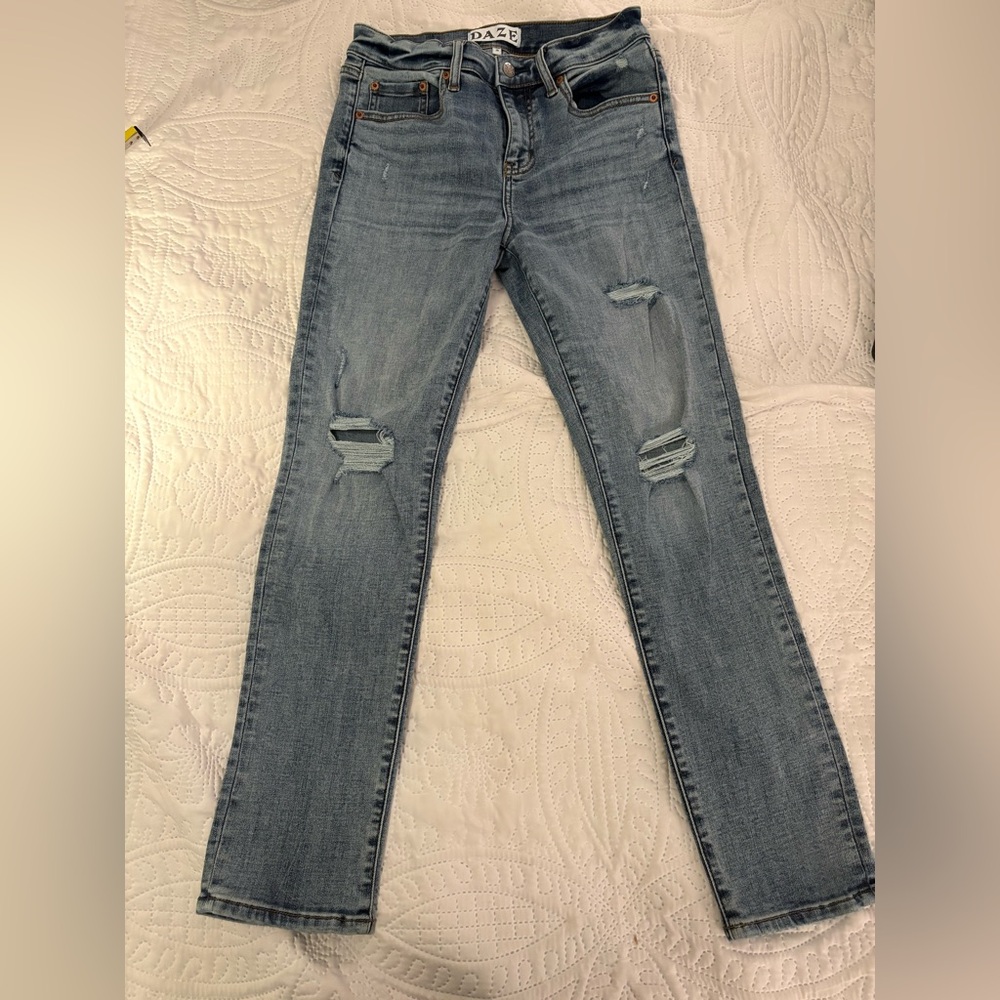 DAZE Denim Skinny Jeans Distressed Ripped 
REPREVE® Sustainable Stretch Size 26